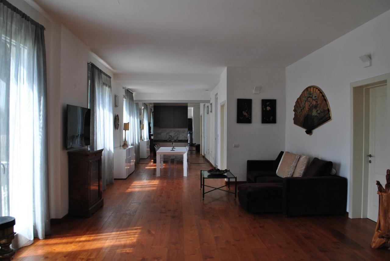 Villa Bianca A Few Steps By The Sea With Exclusive Garden & Jacuzzi Λιβόρνο Εξωτερικό φωτογραφία