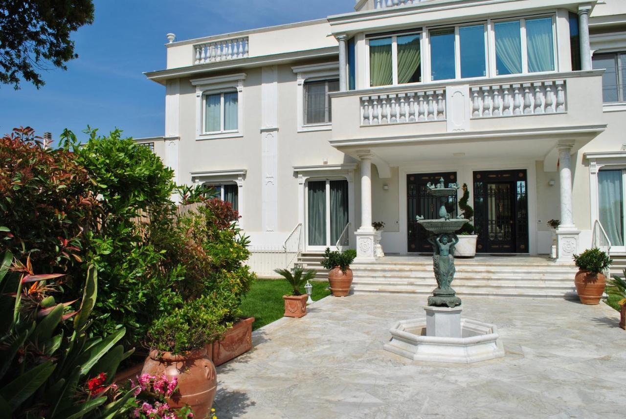 Villa Bianca A Few Steps By The Sea With Exclusive Garden & Jacuzzi Λιβόρνο Εξωτερικό φωτογραφία