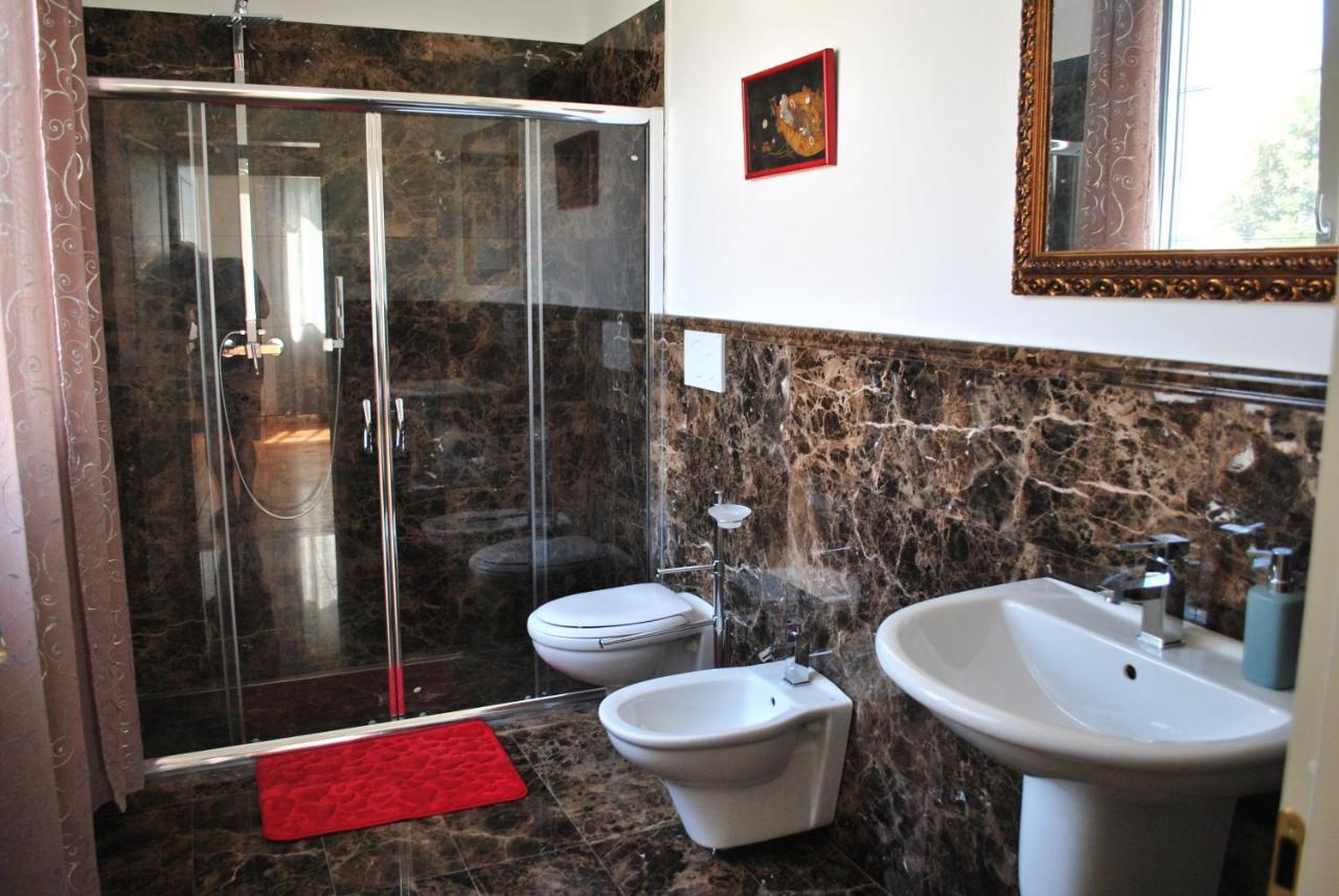 Villa Bianca A Few Steps By The Sea With Exclusive Garden & Jacuzzi Λιβόρνο Εξωτερικό φωτογραφία
