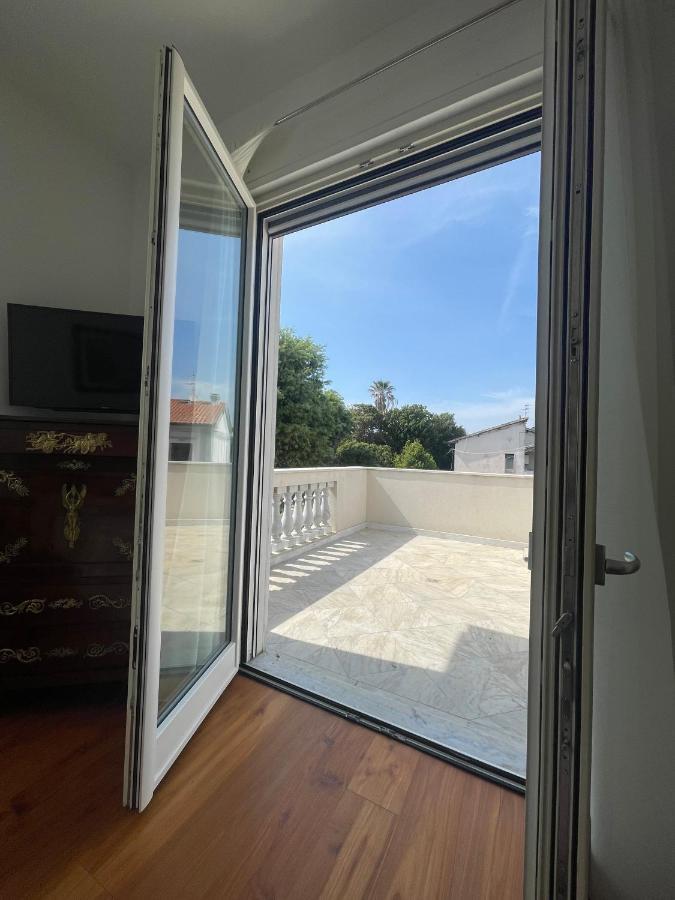 Villa Bianca A Few Steps By The Sea With Exclusive Garden & Jacuzzi Λιβόρνο Εξωτερικό φωτογραφία